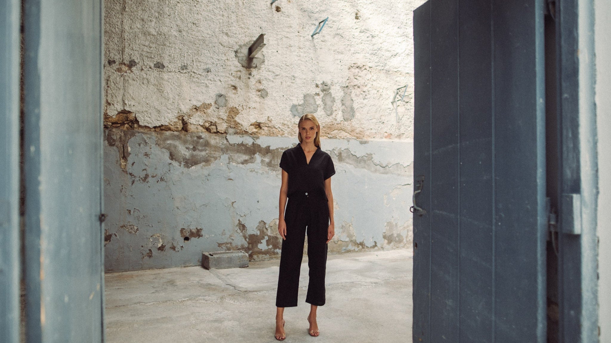 5-Outfit-Ideas-for-Wide-Leg-Linen-Pants-that-Redefine-Elegance Luxmii