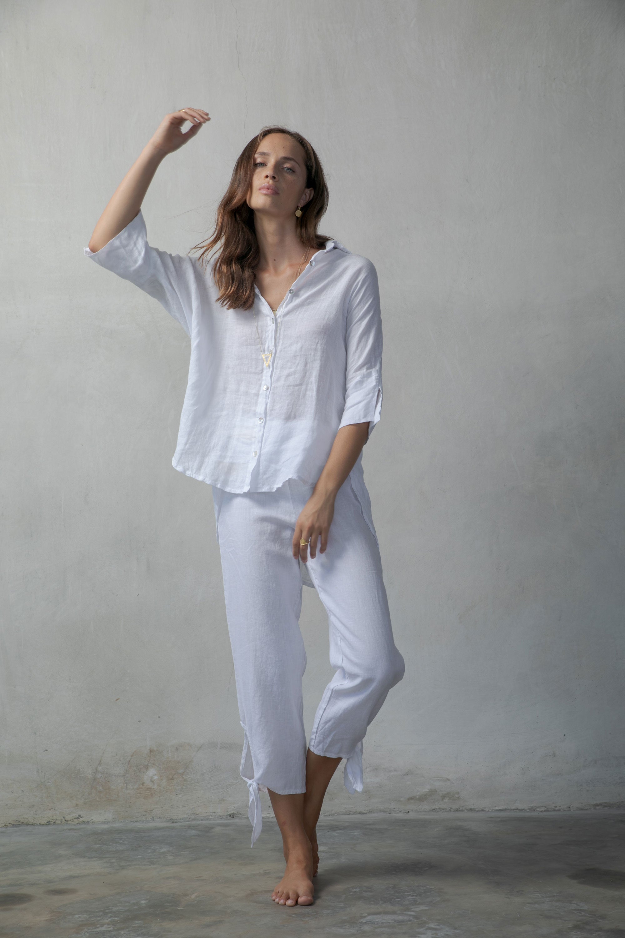 Tie-Knot Linen Capri Pants White Luxmii