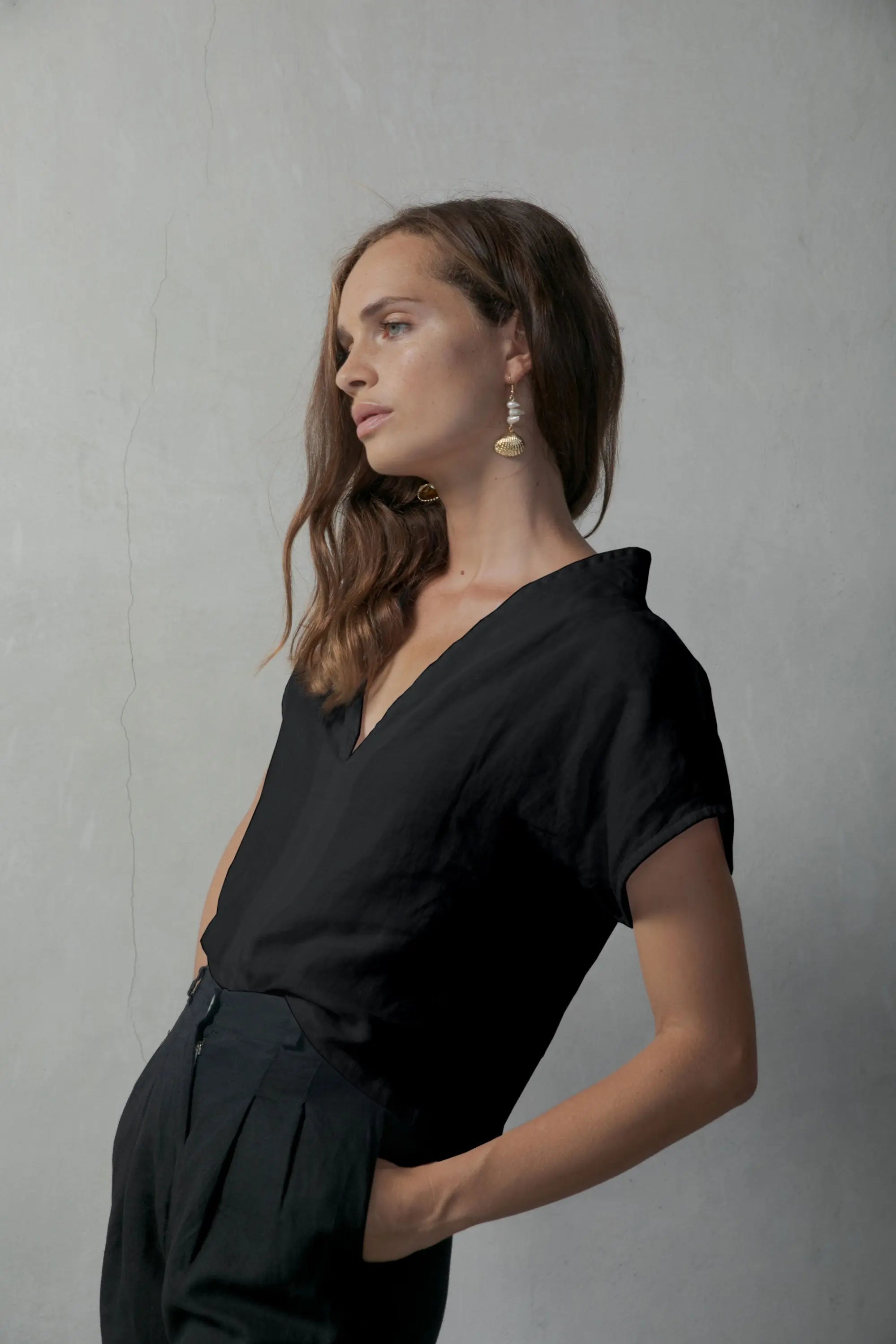 Cropped Collo Alto Linen Top Black Luxmii