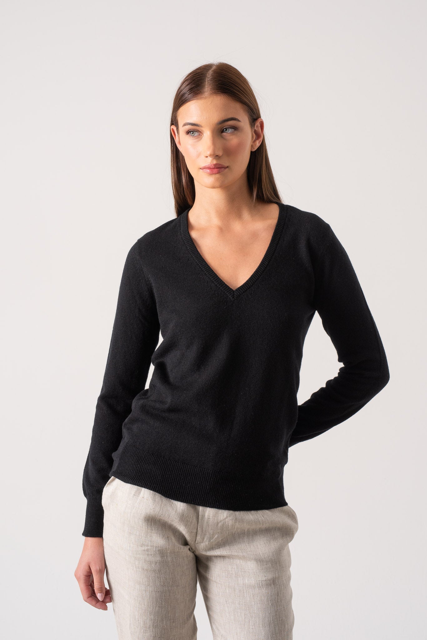 Essenza V-Neck Cashmere Sweater Navy (Copy) Luxmii