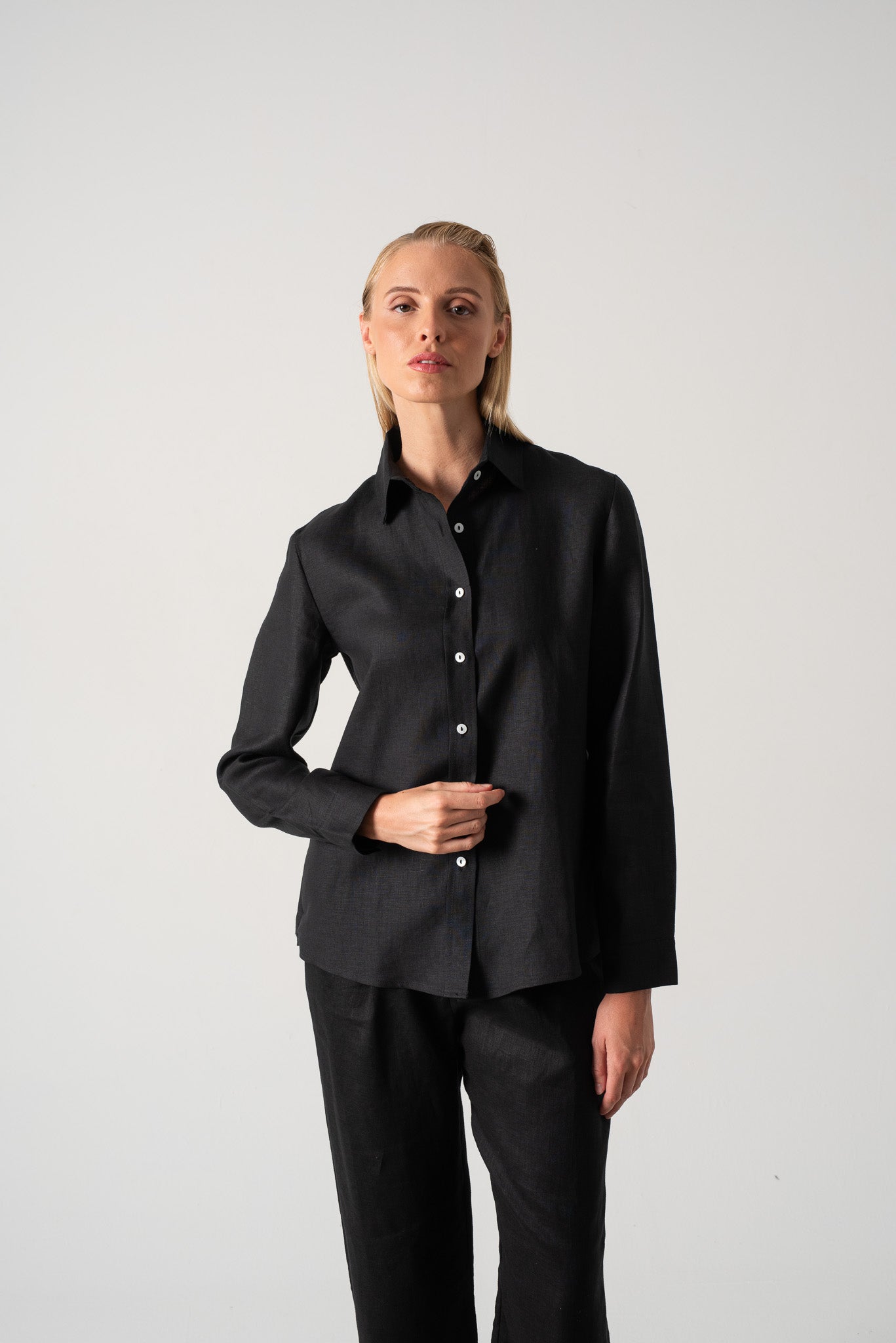 La Classica Linen Shirt Black Luxmii