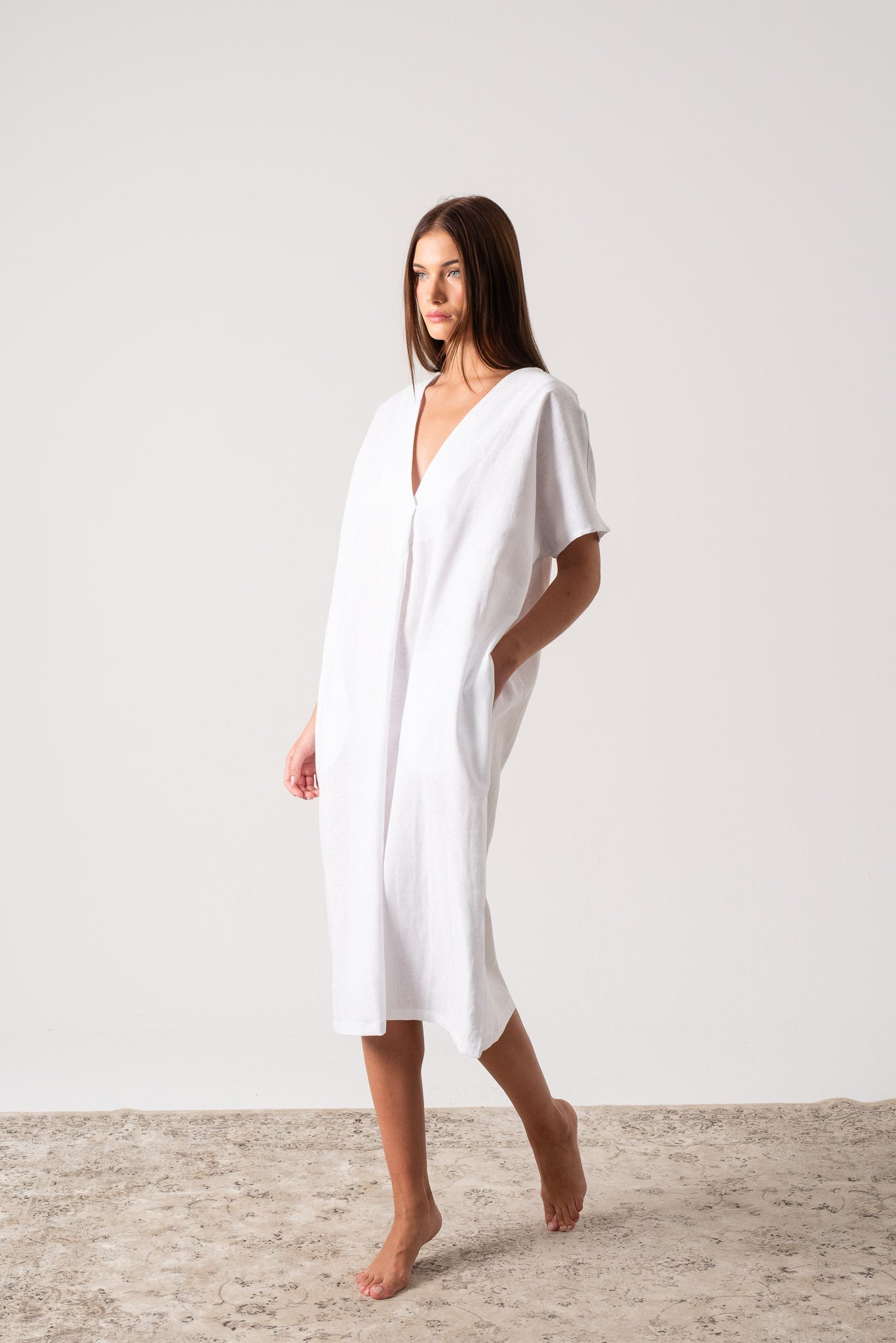 Vacanza Linen Kaftan White Luxmii